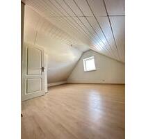 Teilmöblierte 6-Zimmer-Wohnung in Niederaichbach mit Garten