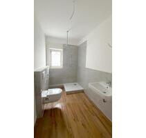 Erstbezug nach Kernsanierung - 2 Zi m. Balkon + Tageslichtbad - Krefeld