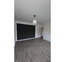 Helle 2-Zimmer-Wohnung mit Terrasse in ruhiger Lage. - Altentreptow