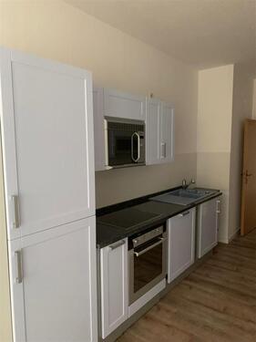 Foto - Großzügige 3-Zimmer mit Laminat, EBK und Wannenbad in guter Lage