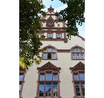 Exklusive 3 Zimmer Dachgeschosswohnung im Alten Gericht in Wiesbaden