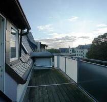 Gemütliche 1-Raum-Dachgeschosswohnung mit Balkon und großer Wohnküche - Zwickau