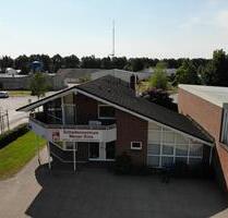 Oldenburg Gewerbegebiet Tweelbäke - helle Büroräume im Obergeschoss