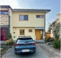 Modernisierte 5-Zi. DHH mit Garten - Markdorf