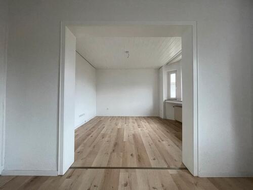 Foto - Großzügige 2-Zimmer-Wohnung mit offenem Wohnbereich und Terrasse
