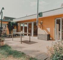 Vielseitiges Haus mit Anbau, großem Garten & Werkraum - Lütjenburg