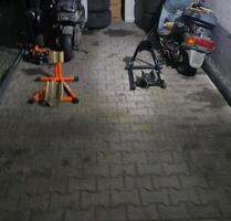 Motorrad Garage Winter Parkplatz mit Waschplatz - München Schwabing-Freimann