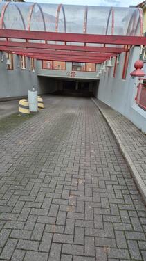 Foto - Tiefgaragenstellplatz - 60,00 EUR Miete,