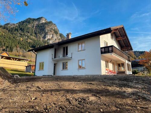 Foto - Charmante 4,5-Zimmer Wohnung in kernsaniertem Haus