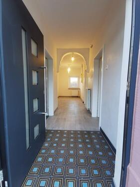 Foto - EG 2-Zimmer, KDB ca.72 qm, Renoviert, Bad und Heizung Neu