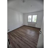 3-Zimmer-Wohnung mit Balkon im 2. Stock in Duisburg-Hafenstraße