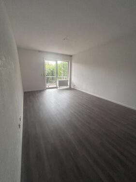 Foto - 3 ZKB, Terrasse, Garten, Abstellraum, Keller, Parkplatz