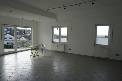 Foto - 3 Zimmer Dachgeschoßwohnung zur Miete in Pluwig