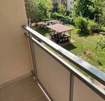 Zweitbezug nach Sanierung! Großzügige 3-Zimmerwohnung mit Laminat, Balkon, Wanne und Einbauküche! - Chemnitz Hilbersdorf