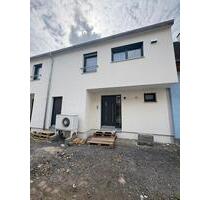 Erstbezug Zweifamilienhaus in ruhiger Lage in Knittlingen