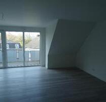 Helle 3-Zimmer Dachgeschosswohnung mit Balkon und Aufzug - Duisburg Ruhrort