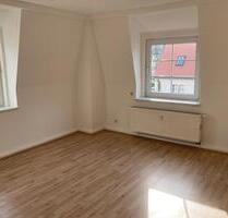 Gemütliche 2-Zimmer mit Laminat und Wannenbad in ruhiger Lage! - Roßwein