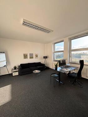 Foto - Büroraum zur Nachmiete – 25 m² mit Schwarzwald-Blick