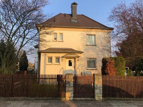 Foto - Einfamilienhaus mit Garage + Garten in beliebter ruhiger Wohnlage