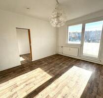 ** tolle 6 Raum Wohnung mit 124,15m² ** 2 Balkonen ** 2 Bäder ** - Gera Bieblach-Ost