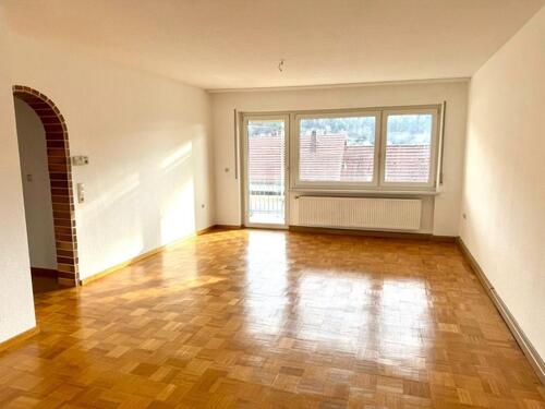 Foto - Helle 3-Zi.-Wohnung am Sinnberg mit Balkon, EBK, Kellerabteil