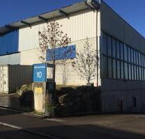 Halle im Gewerbegebiet Schwaikheim