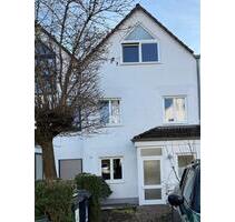 Schönes und helles Reihenmittelhaus im Heidestock zu vermieten - Wiesbaden Bierstadt