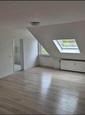 Foto - Geräumige drei Zimmer Wohnung zu vermieten
