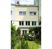 Familienfreundliches Reihenhaus mit Garten und Dachterrasse - Frankfurt am Main Eschersheim