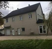 Rendite, starkes Zweifamilienhaus mit Gewerbeeinheit Fleischerei - Bissendorf