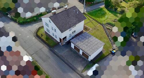 Foto - Vielseitiges Ein- oder Mehrfamilienhaus in Ortsteil von Mücke