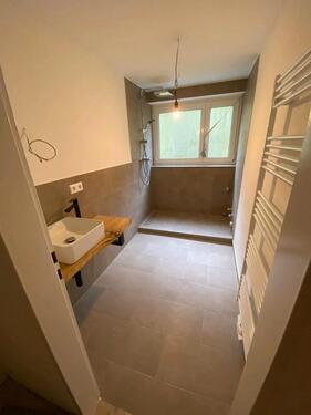 Foto - Kernsanierte, helle 3 Zimmer Wohnung mit Balkon zu vermieten