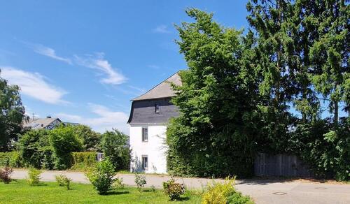 Foto - Charakterhaus mit großem Grundstück, Scheune, Photovoltaikanlage