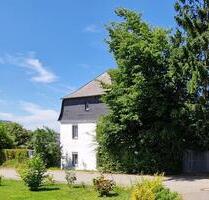 Charakterhaus mit großem Grundstück, Scheune, Photovoltaikanlage - Beltheim