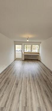 Foto - Sehr schöne komplett sanierte 2 Zimmer Wohnung mit Balkon in Oberhausen zu vermieten