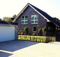 Modernes Neubau-Einfamilienhaus mit Doppelgarage *provisionsfrei! - Hamburg Wandsbek