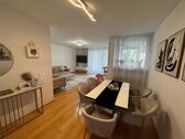 Foto - Exklusive großzügige 3-Zimmer-Wohnung mit 2 Balkonen & Schwimmbad