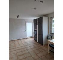 Helle Maisonette in ruhiger Lage mit Einbauküche & Stellplatz - Adelsdorf