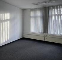 Zentral gelegene Bürofläche - 1.680,00&nbsp;EUR Kaltmiete, ca.&nbsp; 6,00&nbsp;m&sup2; in Luckenwalde (PLZ: 14943)
