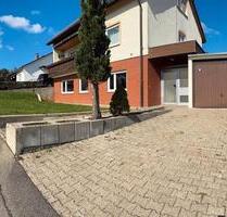 Schöne, helle Wohnung mit eigenem Parkplatz und Garage - Lorch