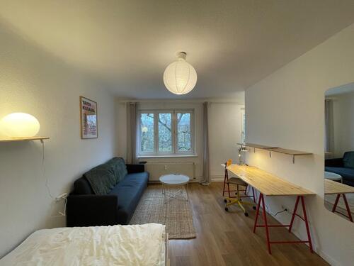 Foto - 1-Room Apartment in Quiet Green Area – 12 Minutes to Kreuzberg