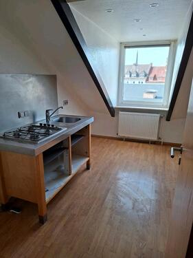Foto - Sehr schöne 4 Zimmer Wohnung sehr zentral frisch renoviert