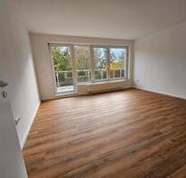 Wohnen mit Weitblick: charmante DG-Wohnung mit zwei Balkonen in A - Ahrensfelde