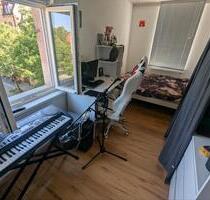 Nürnberg WG Zimmer in 3er WG - 400,00&nbsp;EUR Kaltmiete, ca.&nbsp; 110,00&nbsp;m&sup2; in Herzogenaurach (PLZ: 91074)