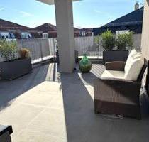Hochwertig möblierte 3-Zimmer-Dachgeschosswohnung mit großer Terrasse in Dresden-Mickten!