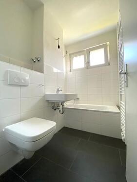 Foto - Schöne helle 3-Zimmer-Wohnung mit Wand und Bodenbelag