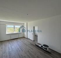 Frisch renovierte 2- Zimmer- Wohnung im ersten Obergeschoß zu vermieten, neue EBK möglich - Lübz