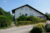 Foto - Großes Einfamilienhaus in Massivbauweise