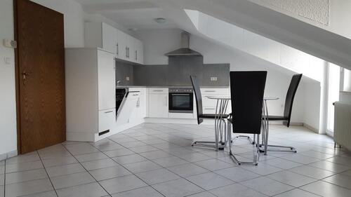 Foto - 2,5-Zimmer Wohnung im Dachgeschoss ** TOP LAGE ***