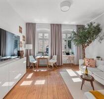 Voll möblierte 2-Zimmer-Altbauwohnung in Berlin-Mitte